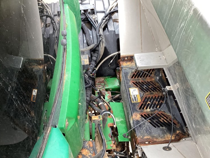 2020-john-deere-r4045-image-29