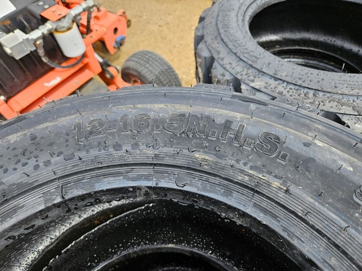 #230-•-4---forerunner-12-16.5-nhs-tires-image-5