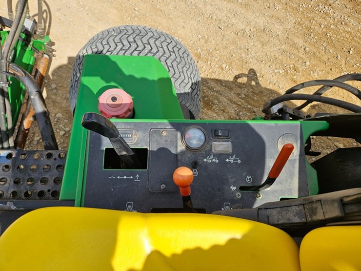 john-deere-3225b-image-23
