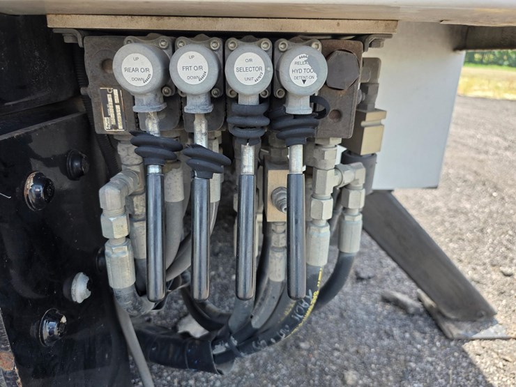 ford-f750-image-11