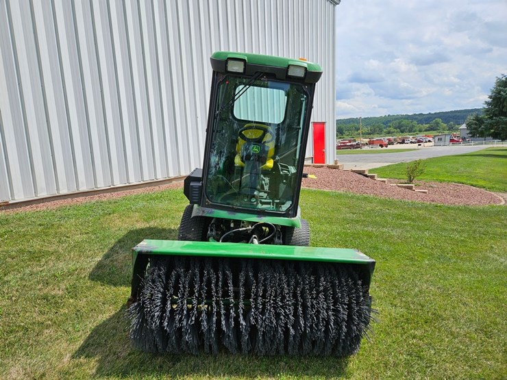 2011-john-deere-1445-image-8
