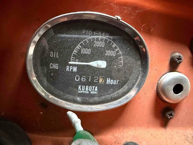245-kubota-tractor-image-21