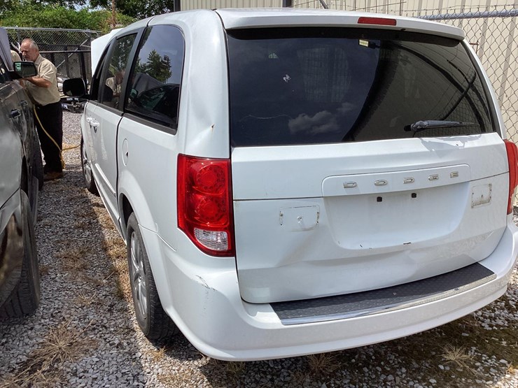 2014-dodge-grand-caravan-image-41