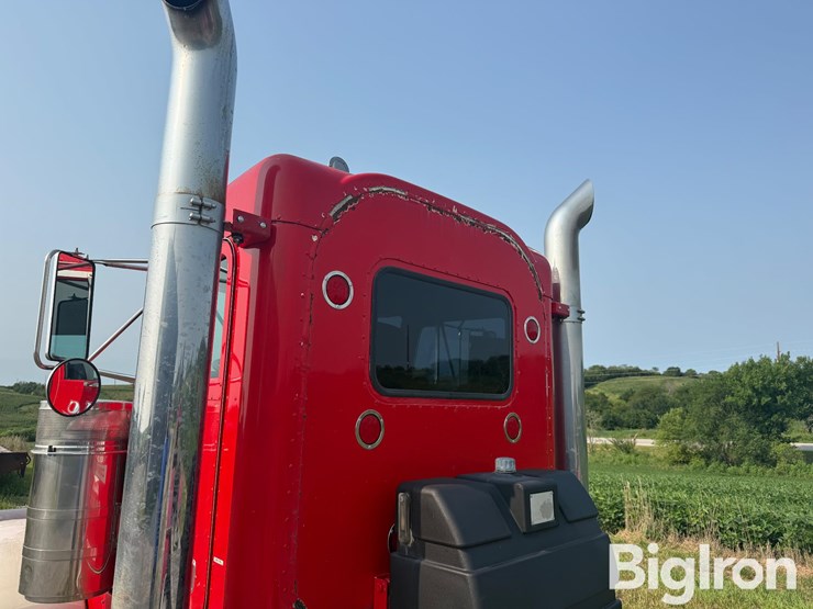 1997-peterbuilt-379-t/a-truck-tractor-image-11