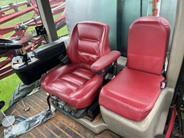 2014-case-ih-patriot-4430-image-12
