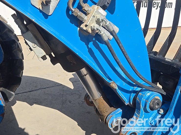2019-genie-gth1544-image-26
