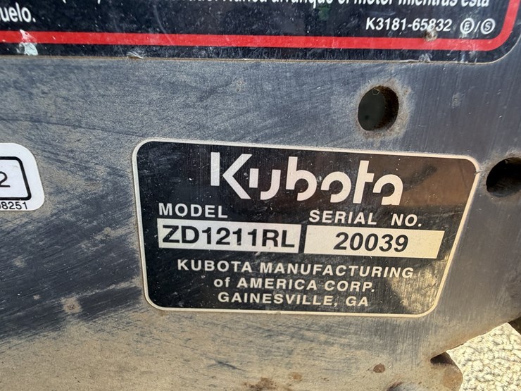 2017-kubota-zd1211-image-25