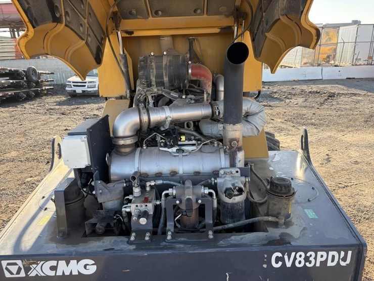 2021-xcmg-cv83pdu-vibratory-roller-image-12