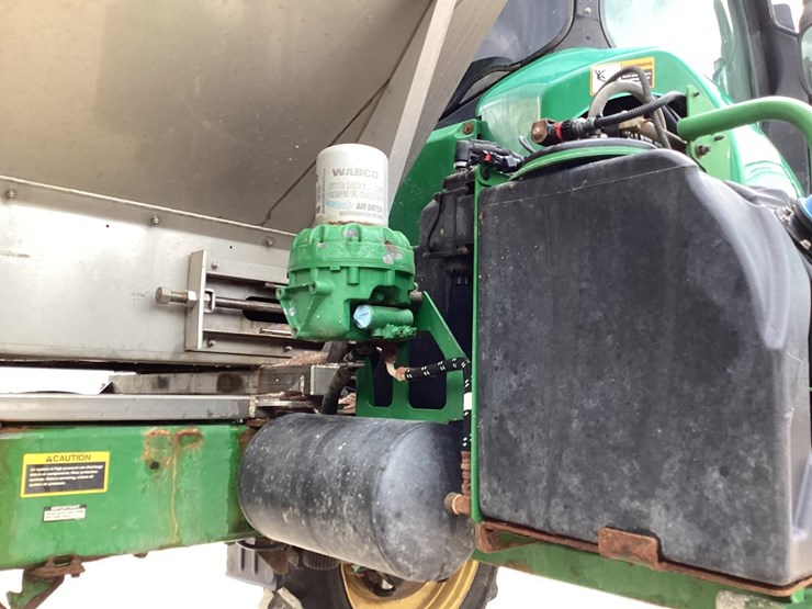 2020-john-deere-r4045-image-58
