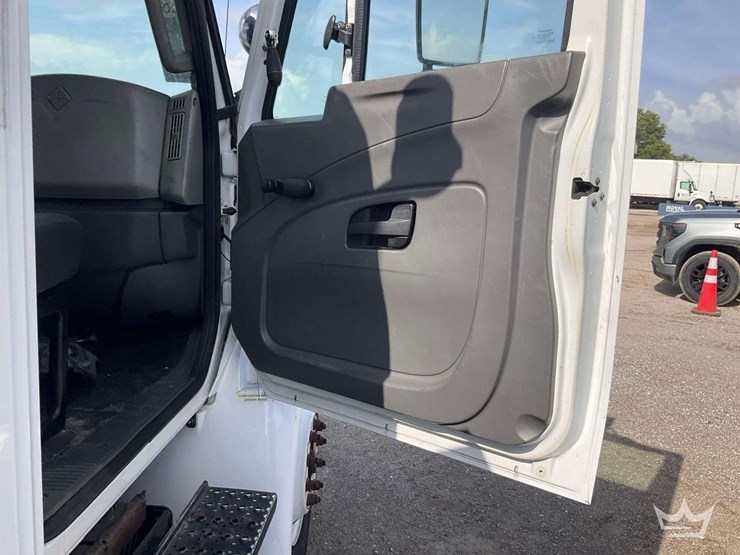 2013-international-durastar-4300-image-35