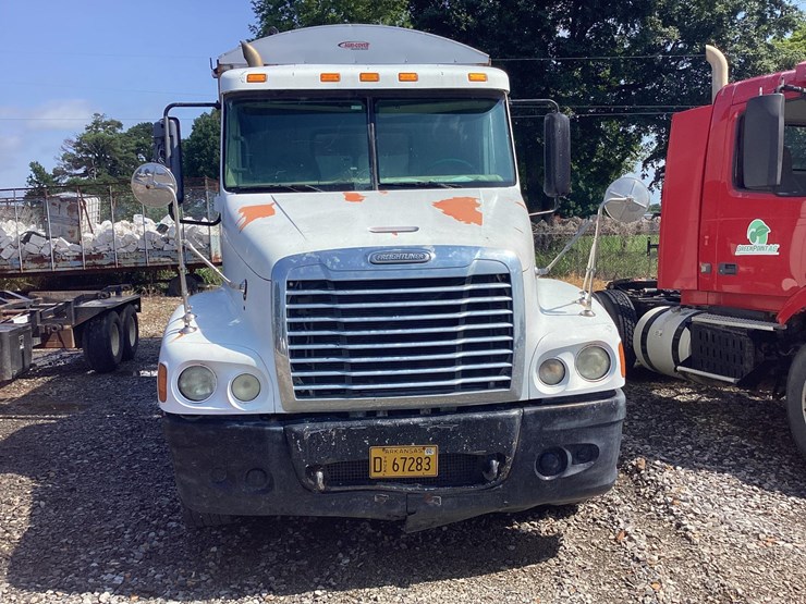 2006-freightliner-cst-120-tender-truck-image-2