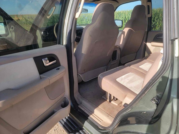 2005-ford-expedition-image-9