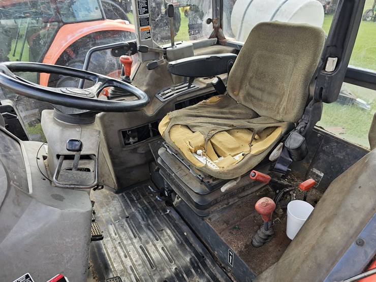 2015-kubota-m108s-image-11
