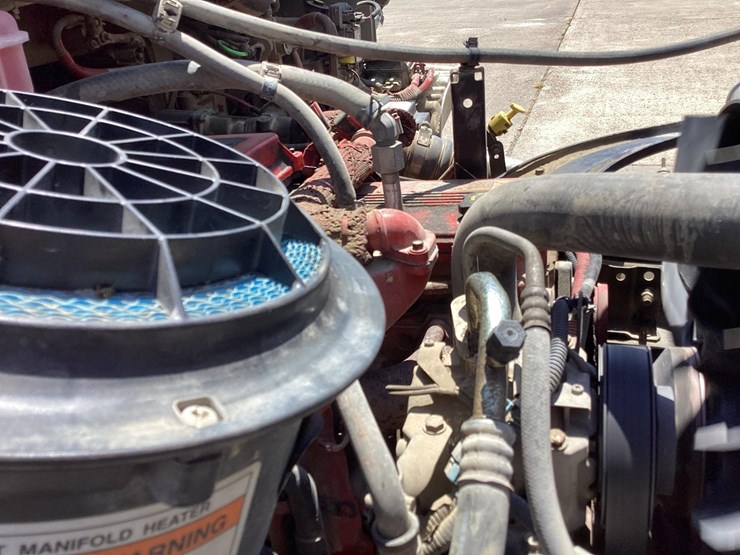 2014-freightliner-m2-image-57