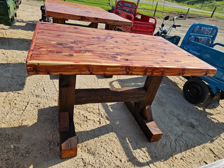 #205-•-48"-x-60"-cedar-to[p-table-image-4