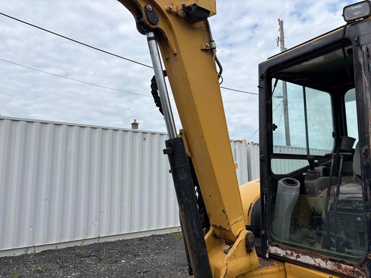 caterpillar-304cr-image-7