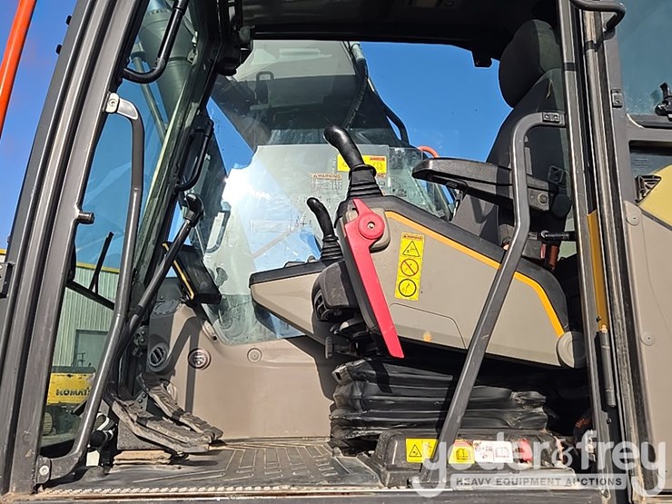 2020-volvo-ec300el-image-66