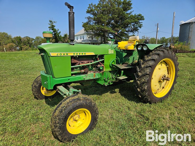 1965-john-deere-2010-image-1