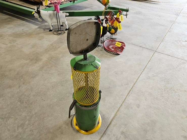 #181-•-john-deere-gas-pump-image-3