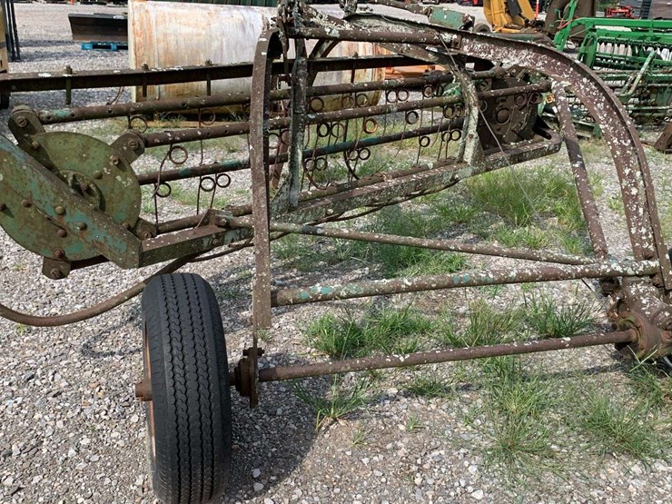 side-delivery-hay-rake-image-9