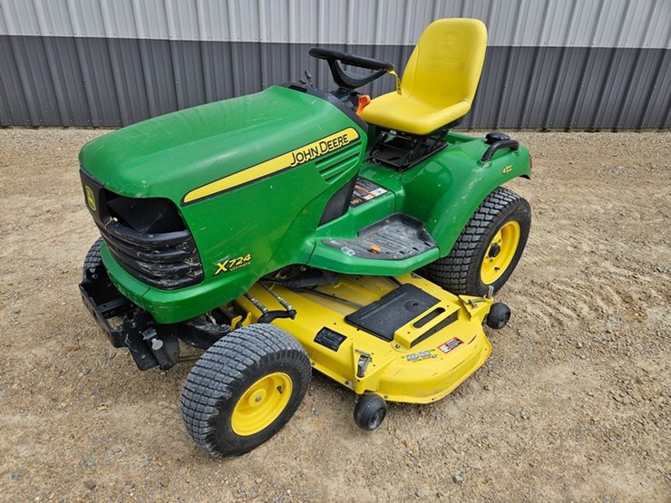 john-deere-x724-image-1