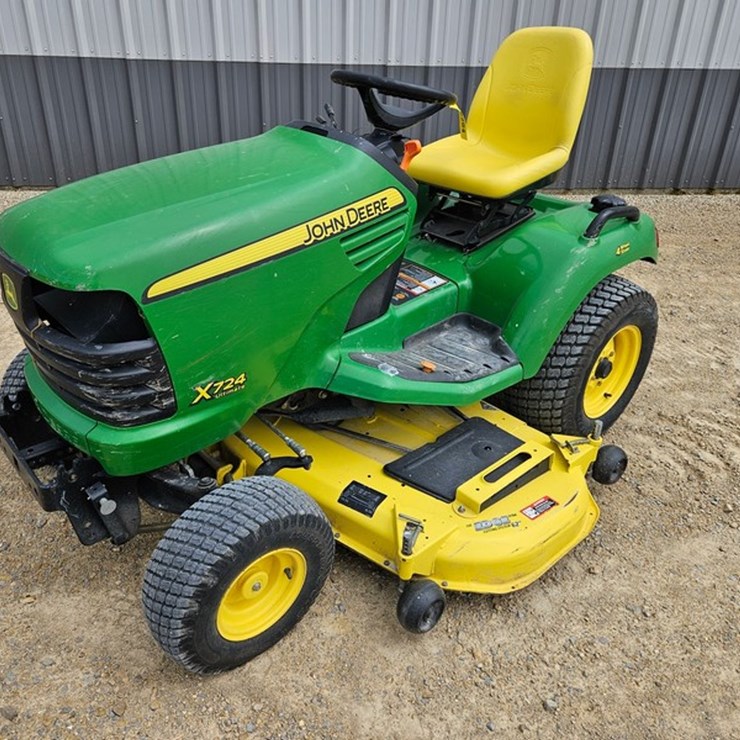 JOHN DEERE X724