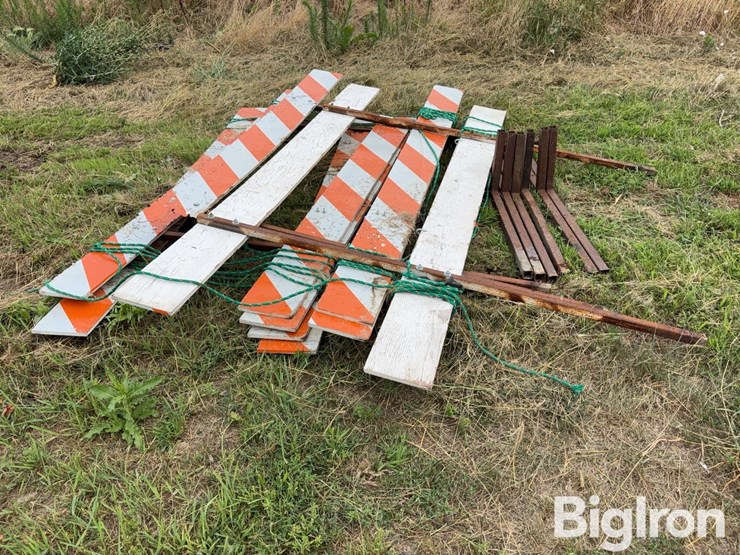 homemade-8’-construction-barricade-image-4