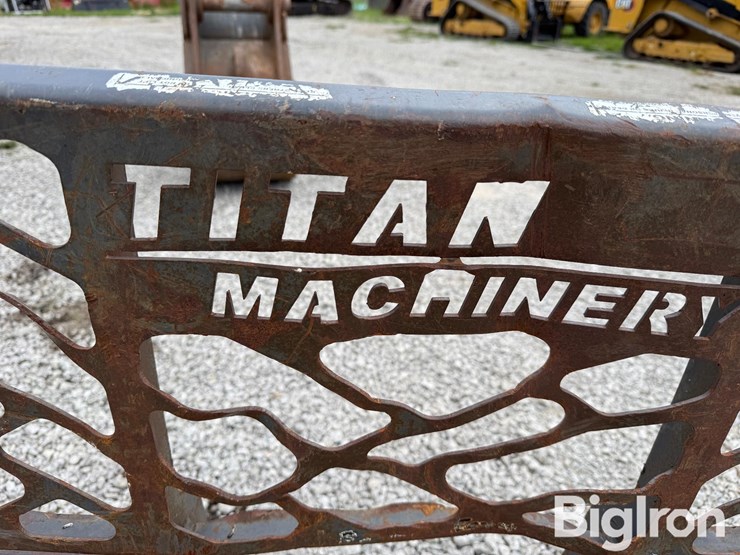 titan-machinery-pallet-forks-image-17