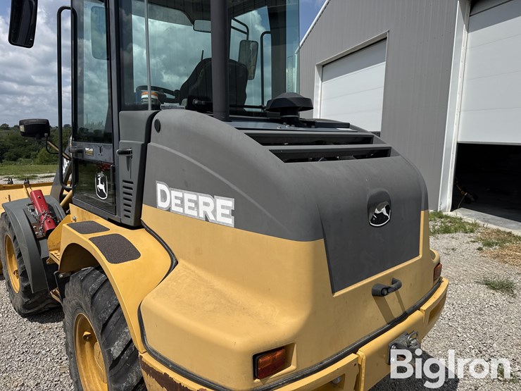 2014-deere-244j-image-17