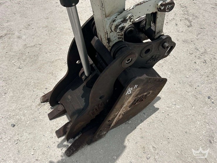 2022-takeuchi-tb225-image-17