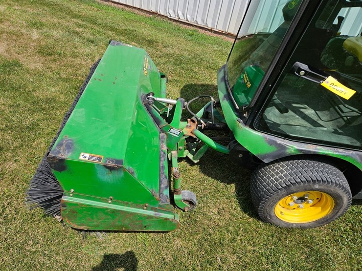 2011-john-deere-1445-image-11