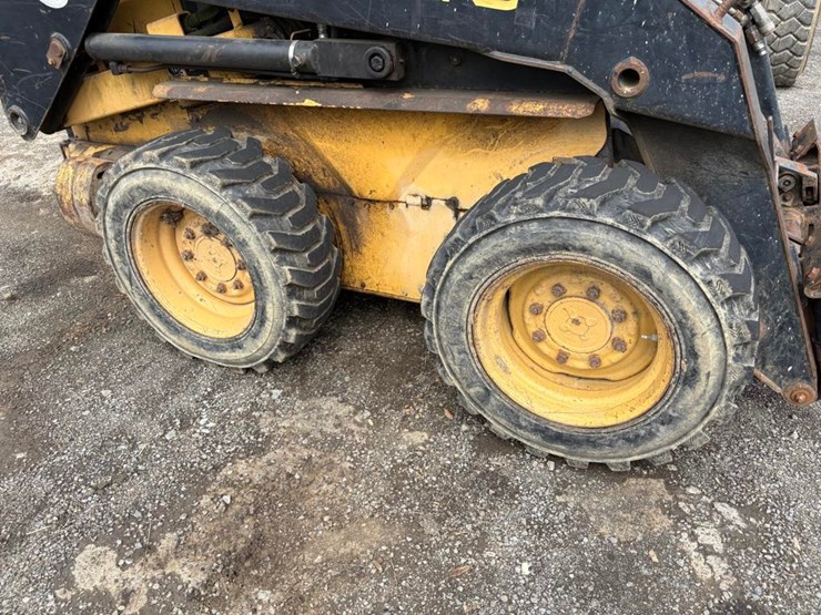 new-holland-lx665-image-6