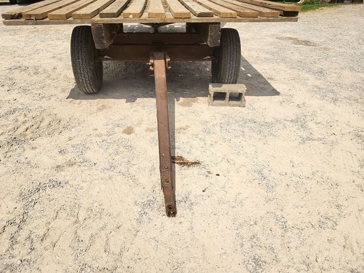 hay-wagon-w/running-gear-image-9