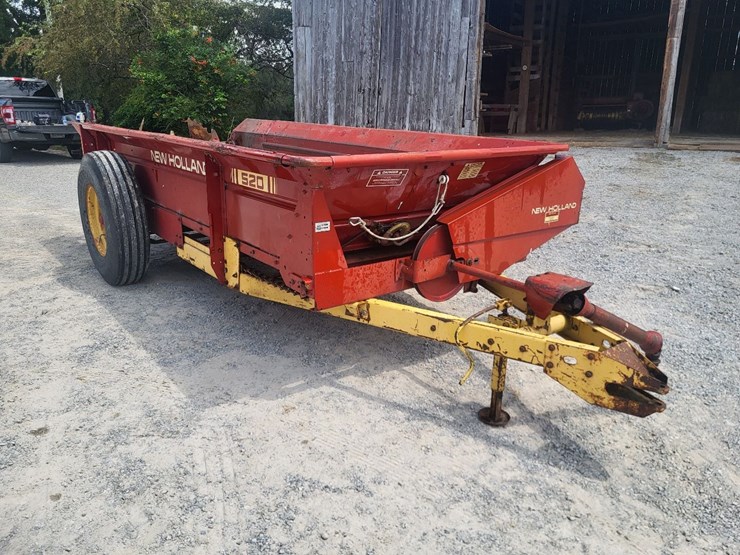 new-holland-520-image-1