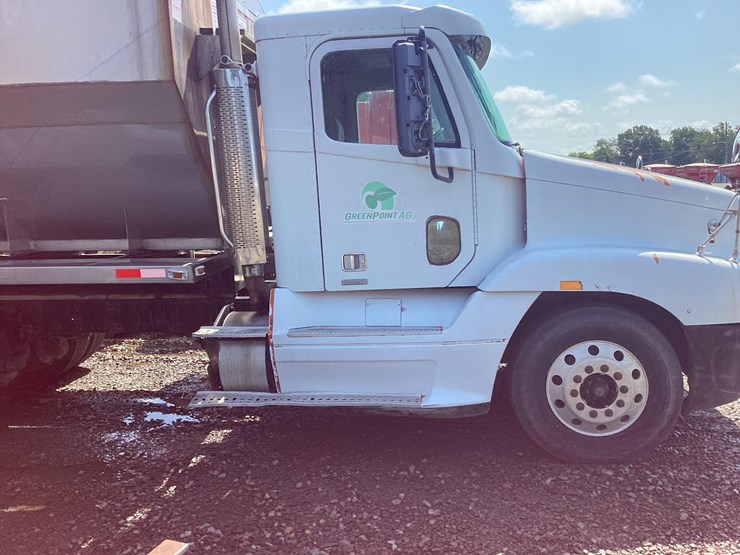 2006-freightliner-cst-120-tender-truck-image-4
