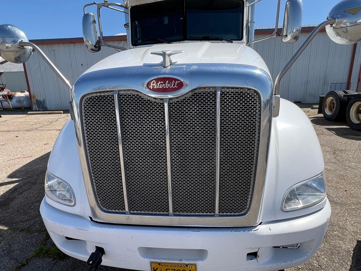 2011-peterbilt-386-image-28