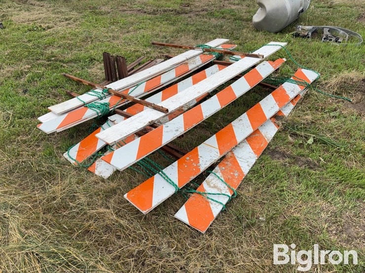 homemade-8’-construction-barricade-image-7