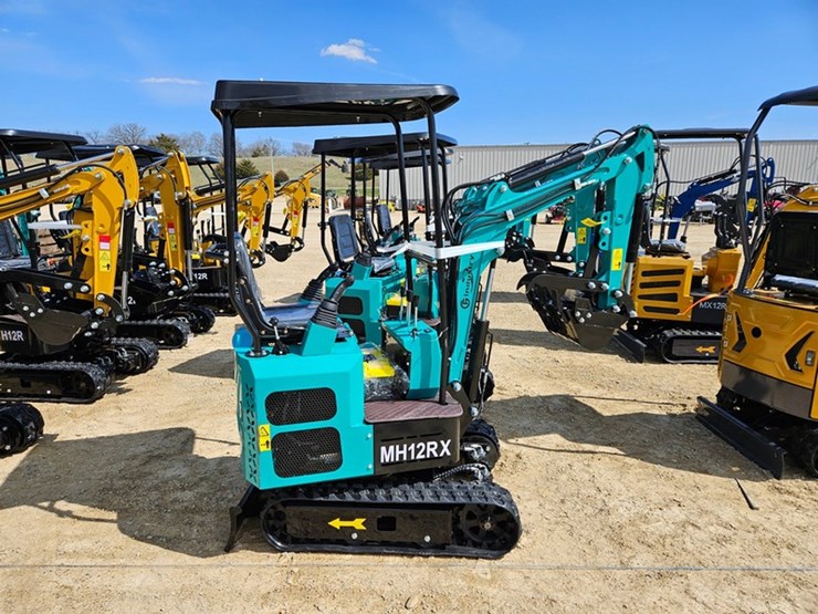 #216-•-2026-agt-mh12rx-mini-excavator-image-6
