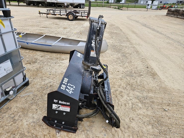 #6880-•-bobcat-sb-200-snow-blower-image-2