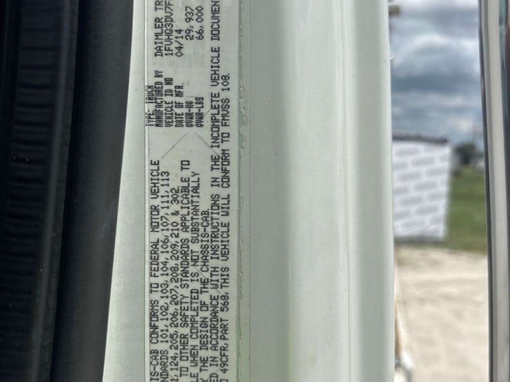 2015-freightliner-114sd-image-5