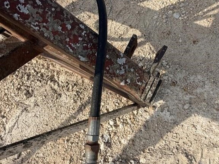 l3---3pt-bale-spear-attachment-image-3