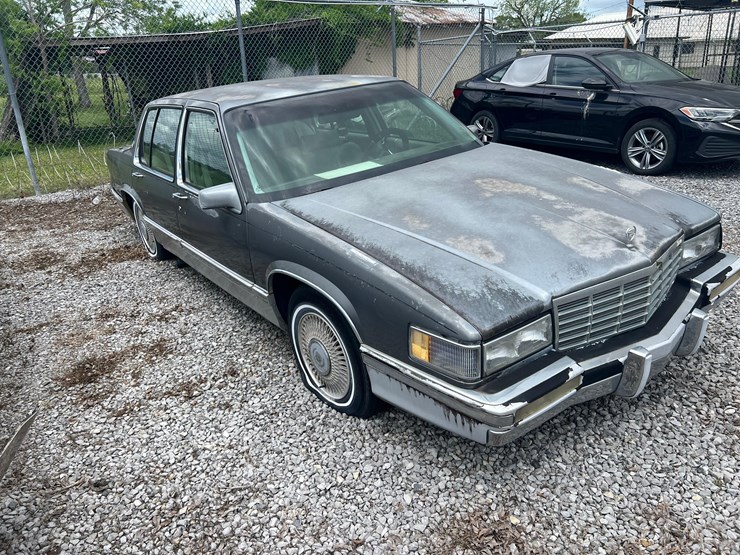 no-reserve!-cadillac-sedan-deville!-image-3