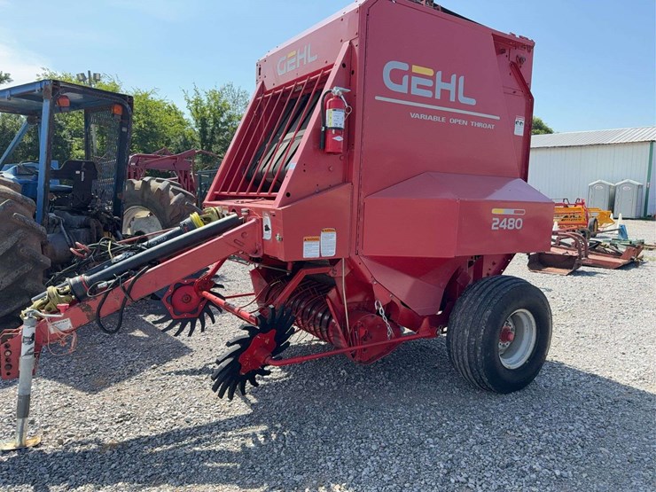 gehl-2480-image-1