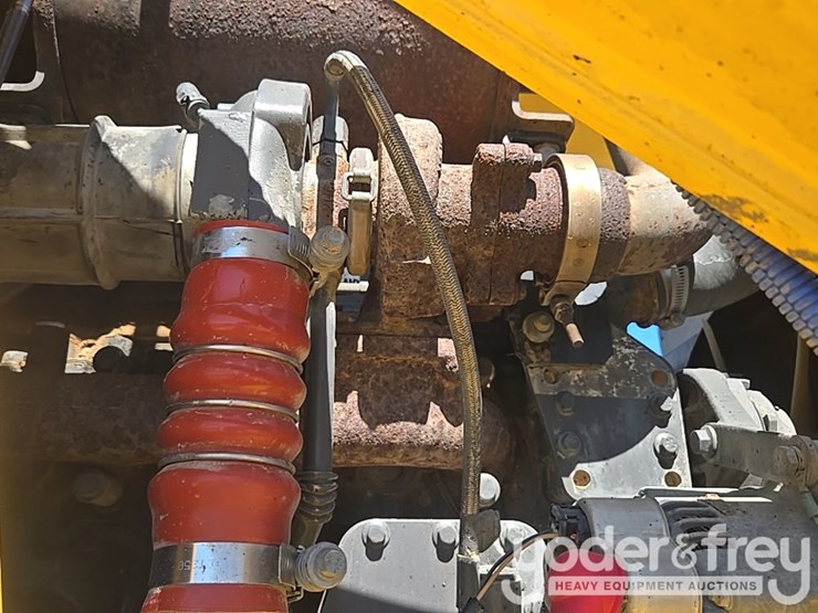 2008-new-holland-b95-image-47