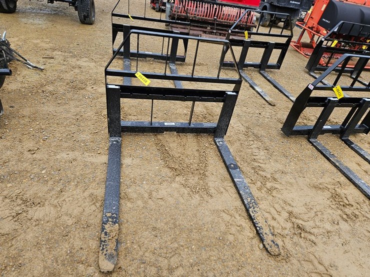 #222-•-kivel-48"-3500-lb-pallet-fork-image-8