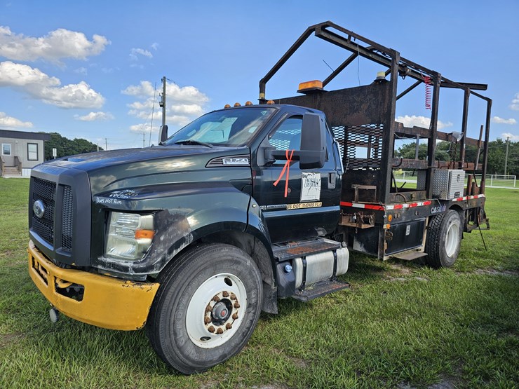 2016-ford-f750-image-1