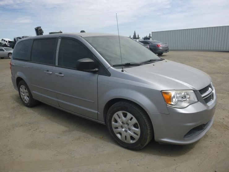 2017-dodge-grand-caravan-image-2