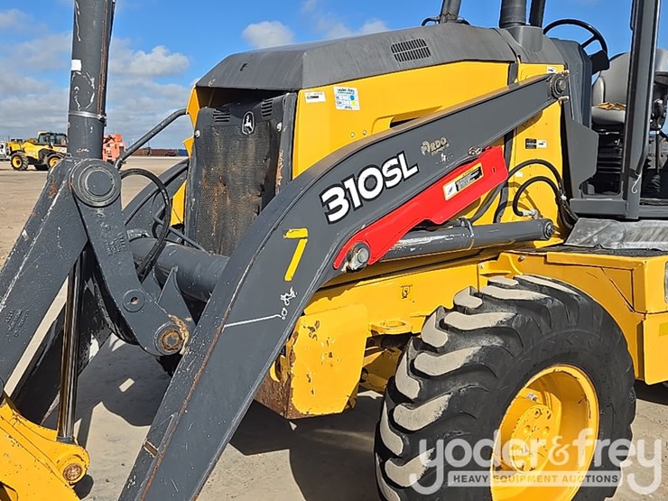 2019-deere-310sl-image-18