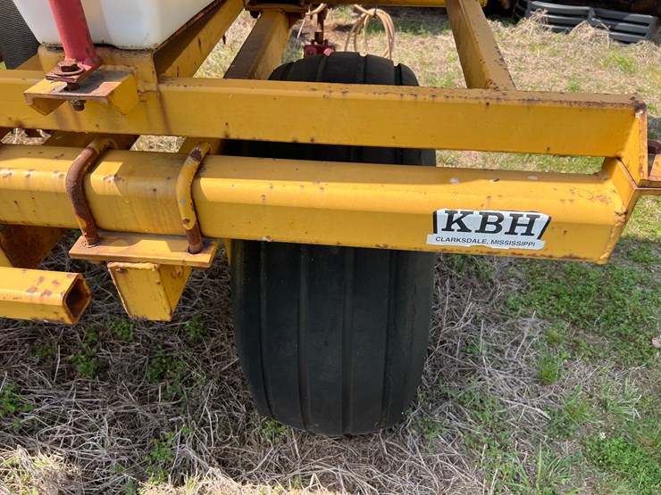 kbh-8-row-liquid-applicator-image-13