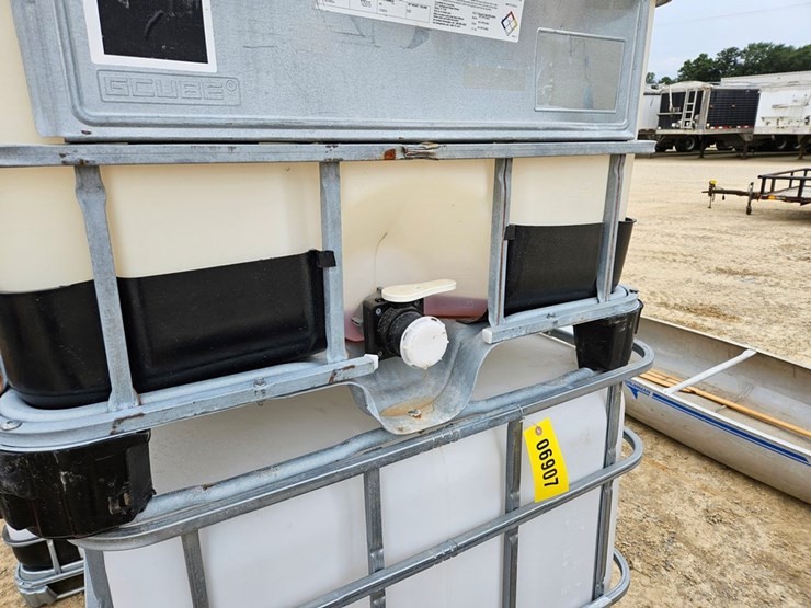 #6907-•-330-gallon-oil-cage-totes-image-5